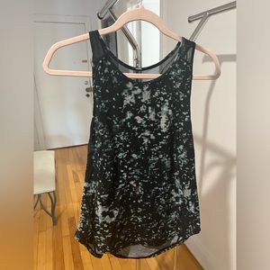 Lululemon workout shirt